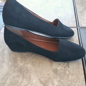 NWOT Marbella Trina slip-ons